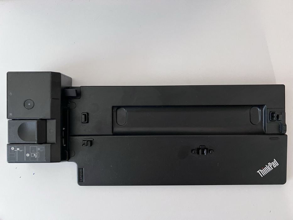 Продавам докинг станции Lenovo ThinkPad Pro (Модели 40AH и 40A1) – Отлично състояние