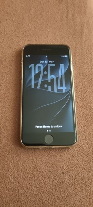 Vand iPhone SE3 instare ca nou