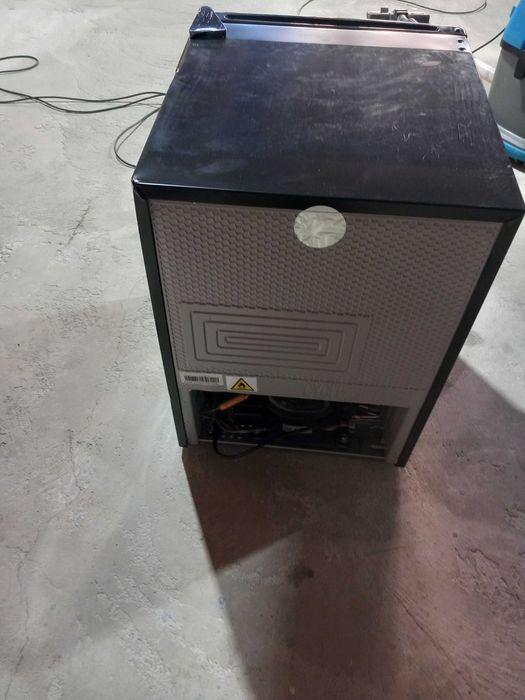 Mini frigider 66 litri