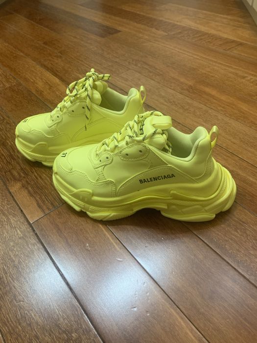 Продаю кроссовки