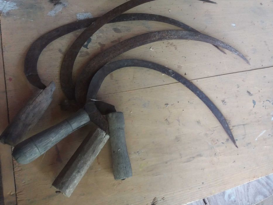 Лемежи,Сърпове,Клинове,Секачи,Ножици лозарски и за овце.