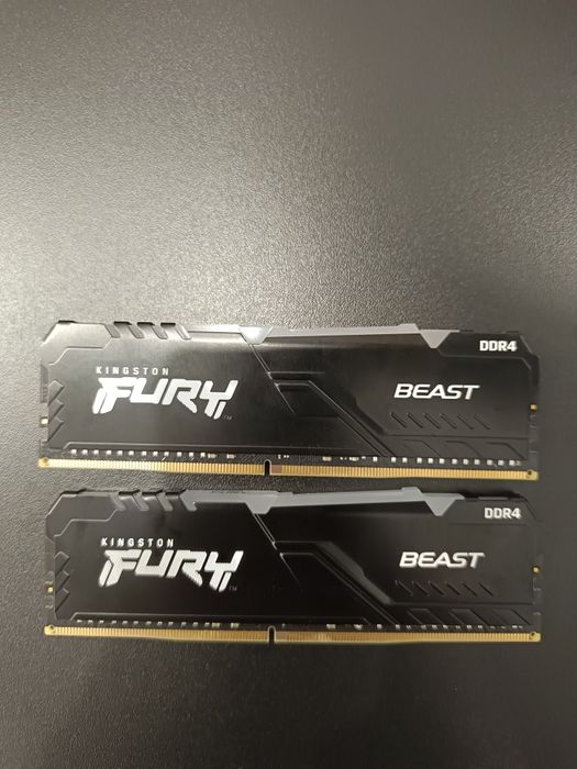 2 x 32GB Kingston FURY Beast DDR4 RGB (3600MHz) CL18