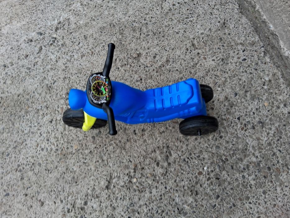 Tricicleta fără pedale albastra
