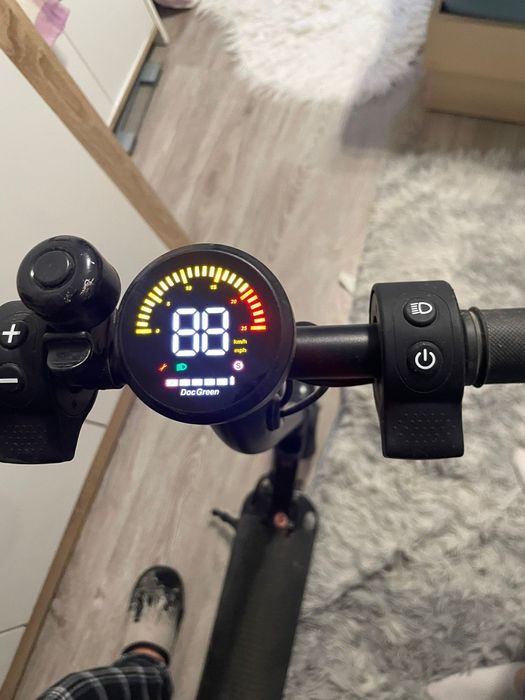 Vând trotineta electrica