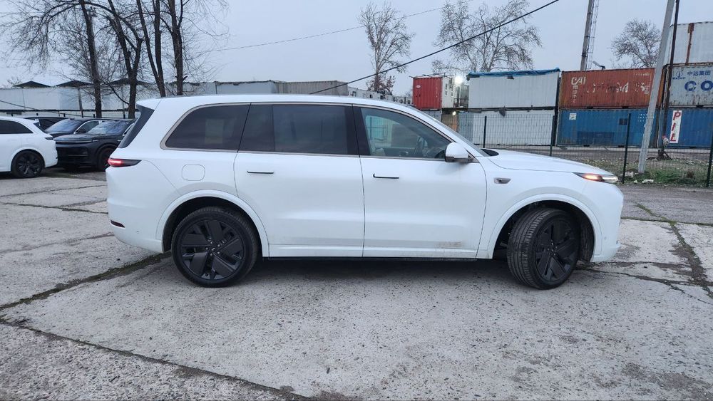 Lixang L9 Ultra Restayling 2026 белый на кофейной