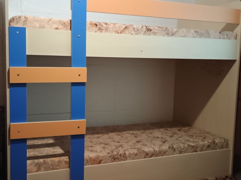 Двуетажно легло и за възрастни