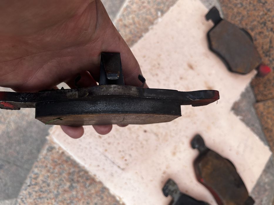 Тормозные колодки Mazda Tribute