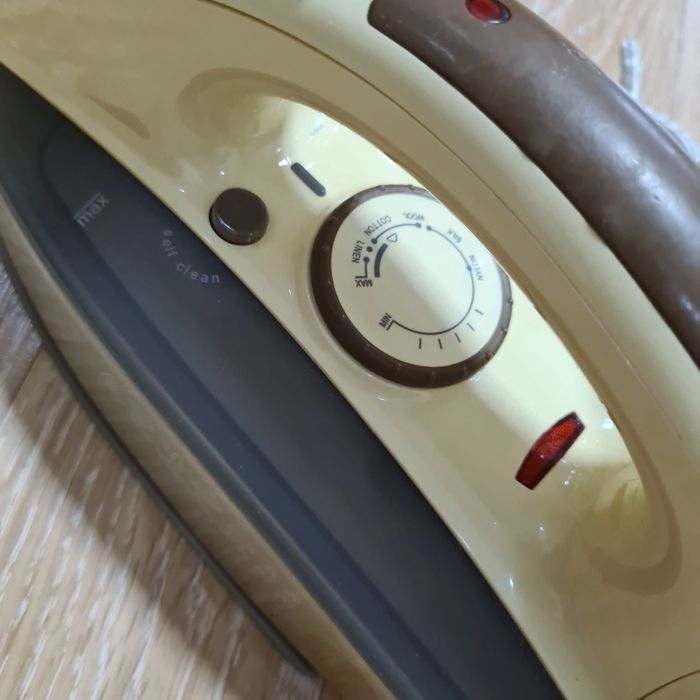 Утюг Vitek Ceramic