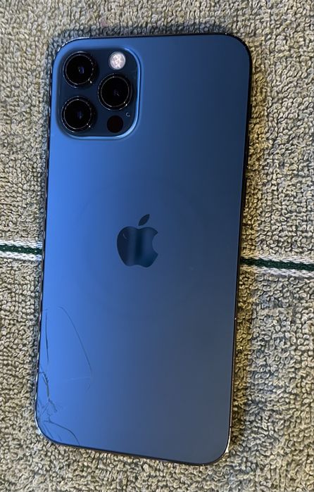 Продам iPhone 12 Pro.