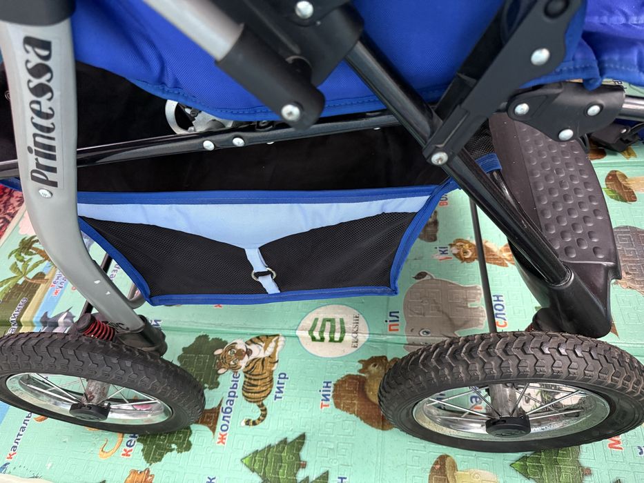 Коляска многофункциональная