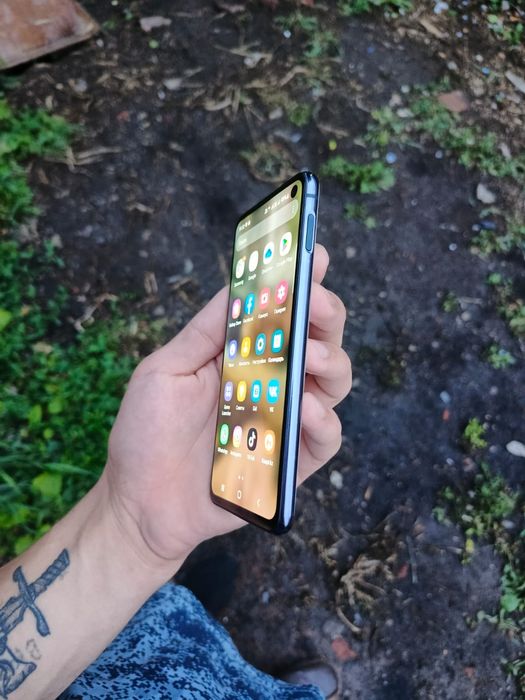 Продам/Обмен самсунг s10e