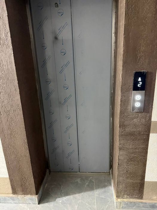 2 xonalik kvartira 2 etaj 61 kv.m.Lifti bor.