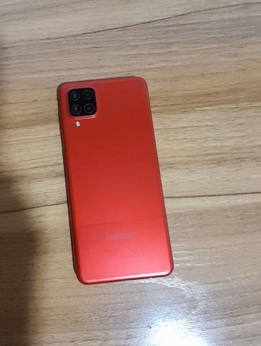 Samsung A12 holati yaxshi