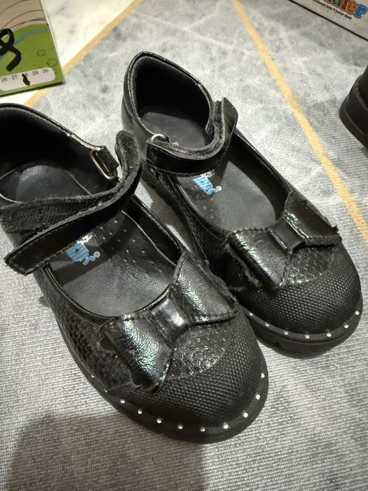 Продам туфельки школьные 29 размер