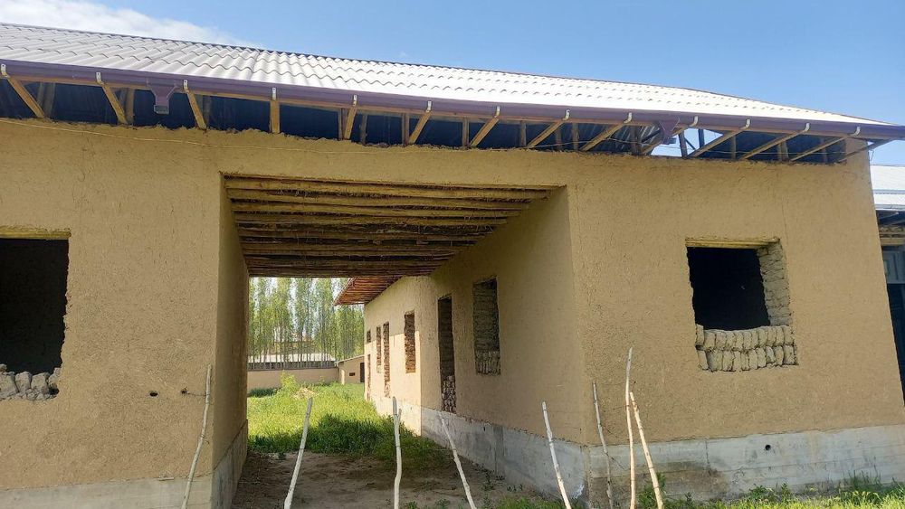 10 sotix xovli sotiladi