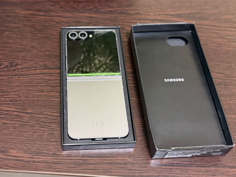 Samsung Flip 6 silver Nou
