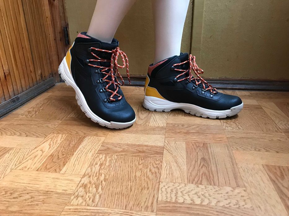 Продам женские ботинки Columbia