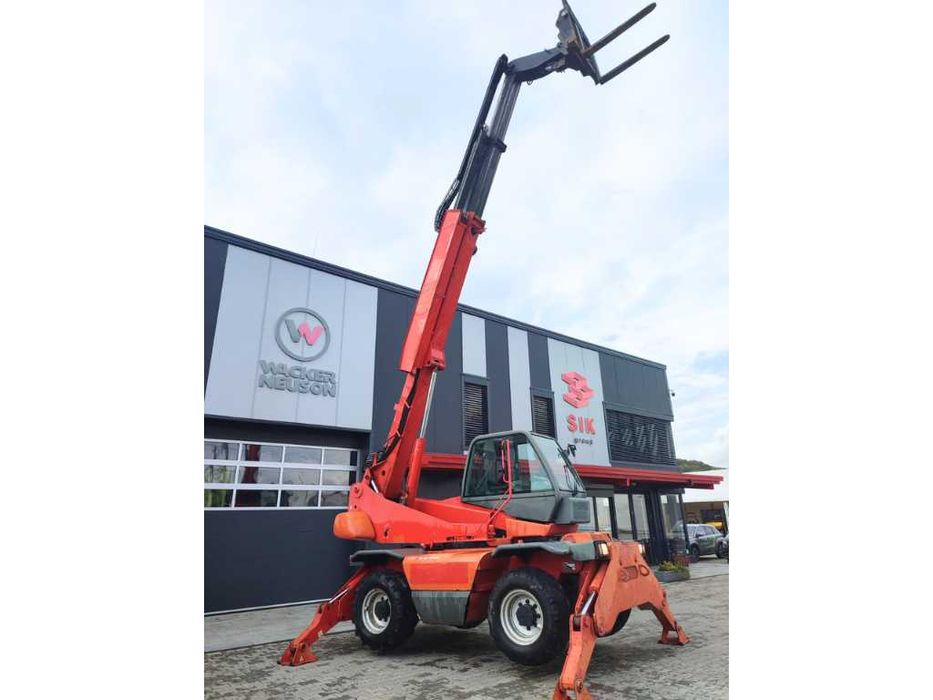 Incarcator frontal telescopic  rotativ Manitou MRT1635