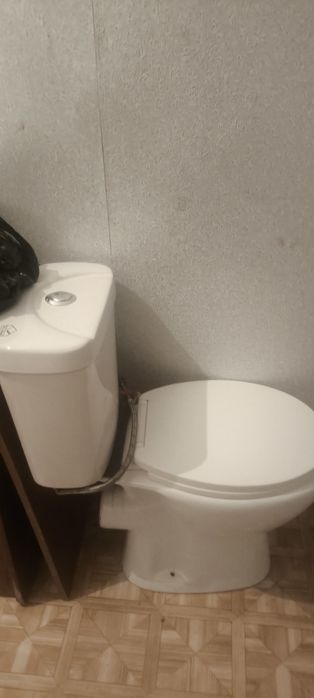 Продам унитаз почти новый