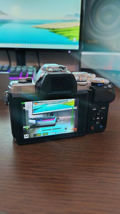 Aparat foto mirrorless Olympus M10 mark 3 impecabil