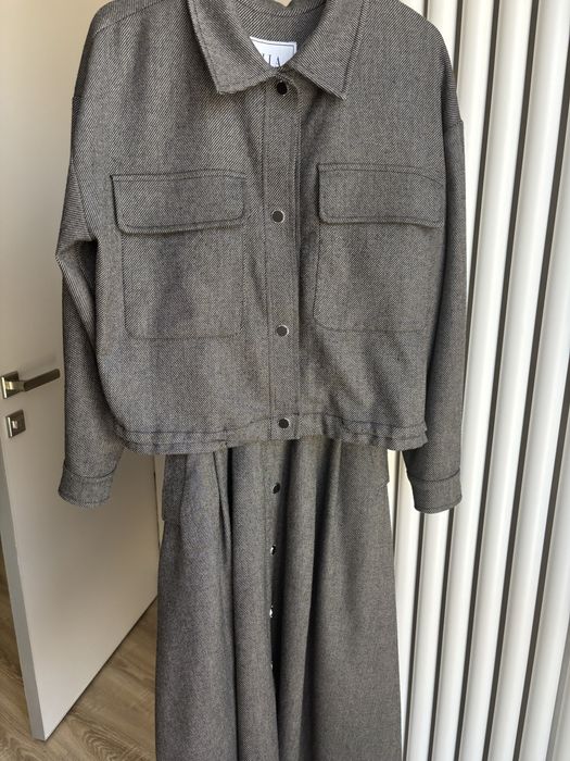 Продам костюм женский