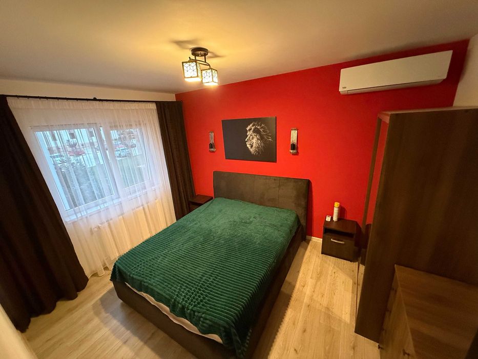 Inchiriez apartament cu 3 camere - Valea Lupului
