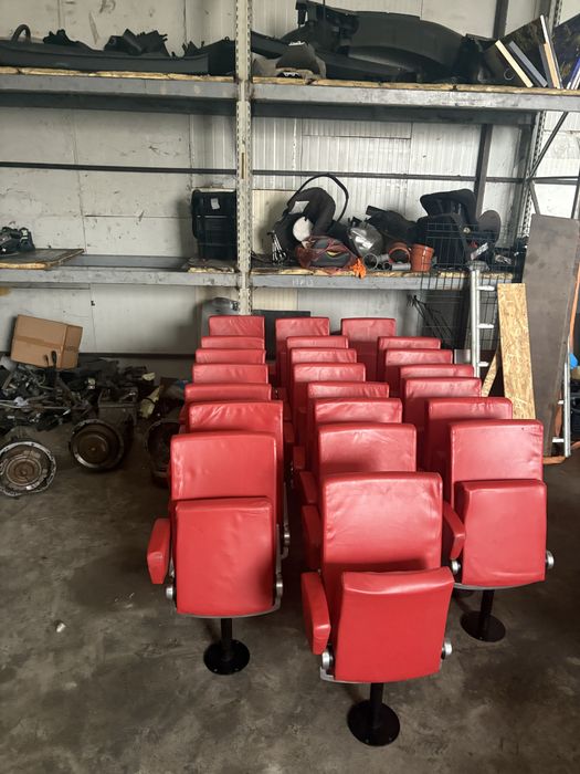 Scaune din piele pt cinema