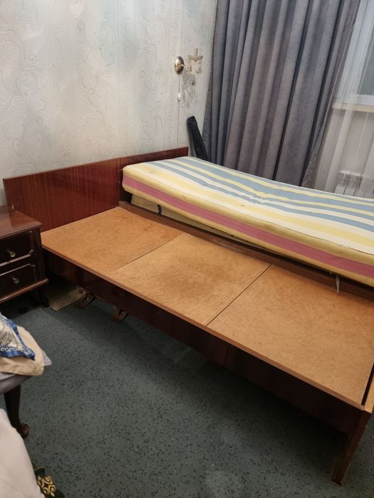 Кровати с матрасами