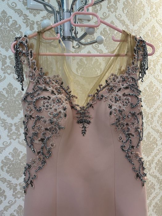 Официална рокля в пастелно розово