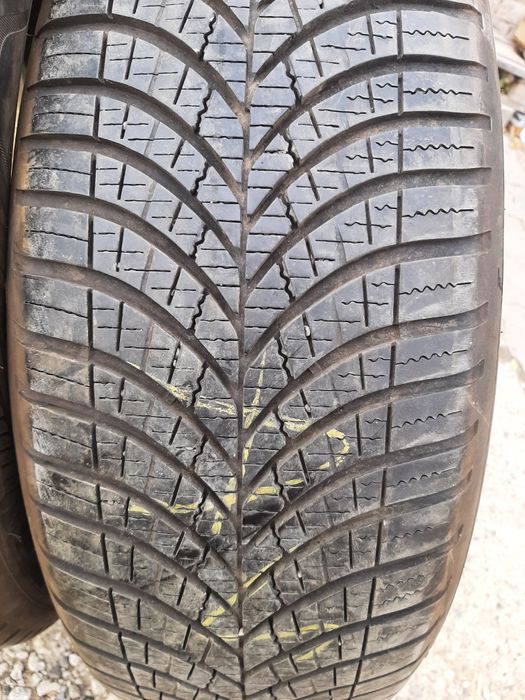 Продам шины 225/60/18 гудиер