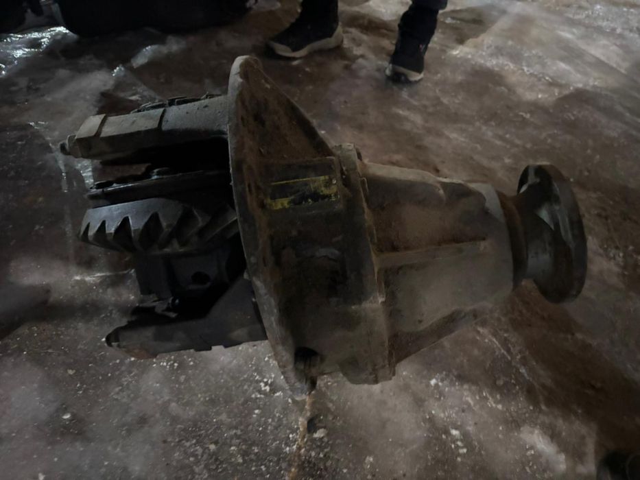 Продам редуктор на полутяж HOWO