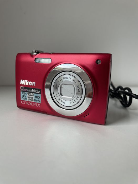 Aparat Foto Digital NIKON COOLPIX S2550 RED 12.0 MP, 8GB, Wide 4X Zoom, HD Movie, Digital Point and Shoot Camera