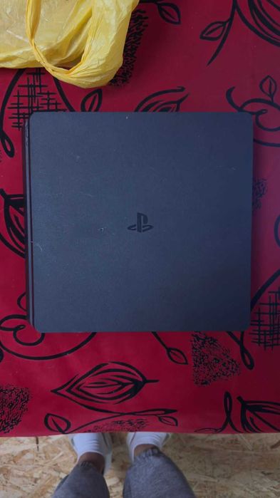 Продам Ps4 на 1 трб
