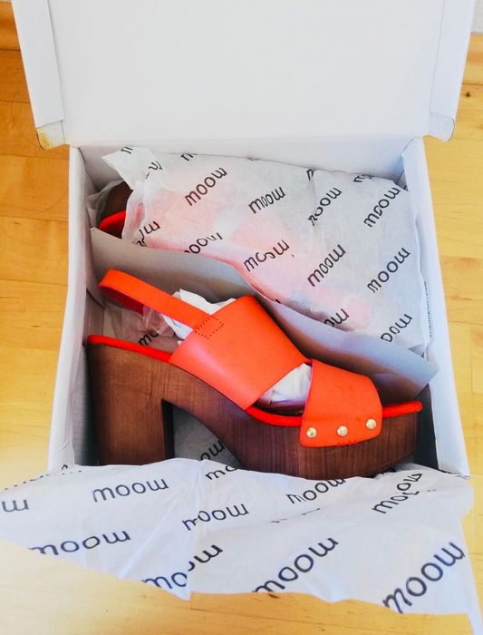 Сандали Moow НОВИ, естествена кожа, размер 38