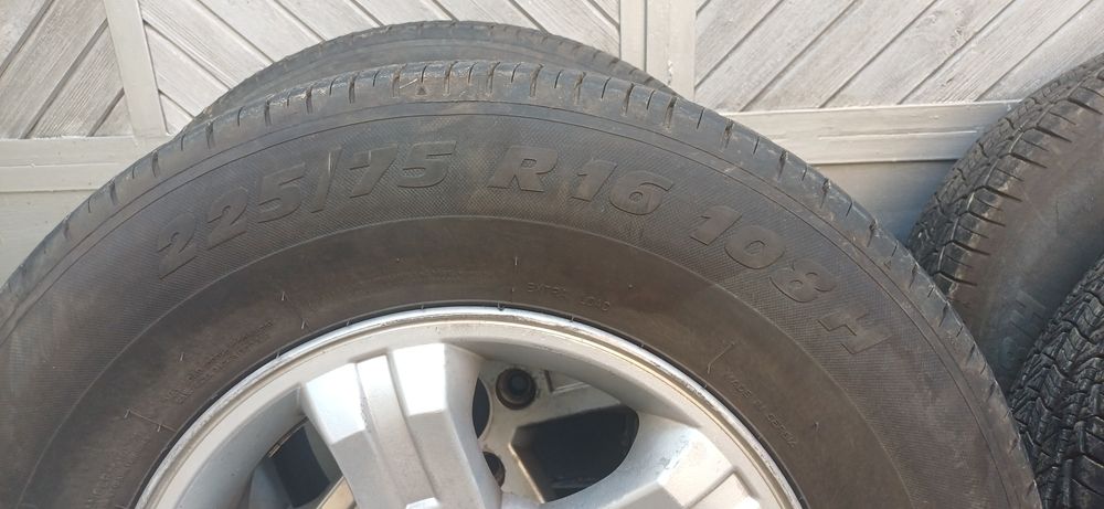 Гуми Kormoran SUV 225/75/16 + джанти за Kia Sorento