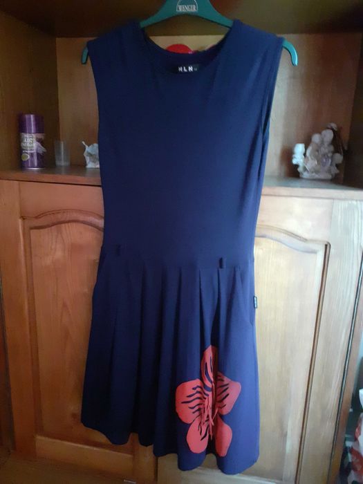 Vând rochiță de vară pentru femei