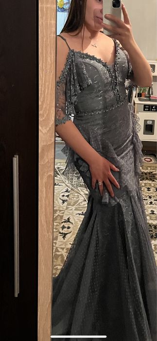 Дантелена официална рокля