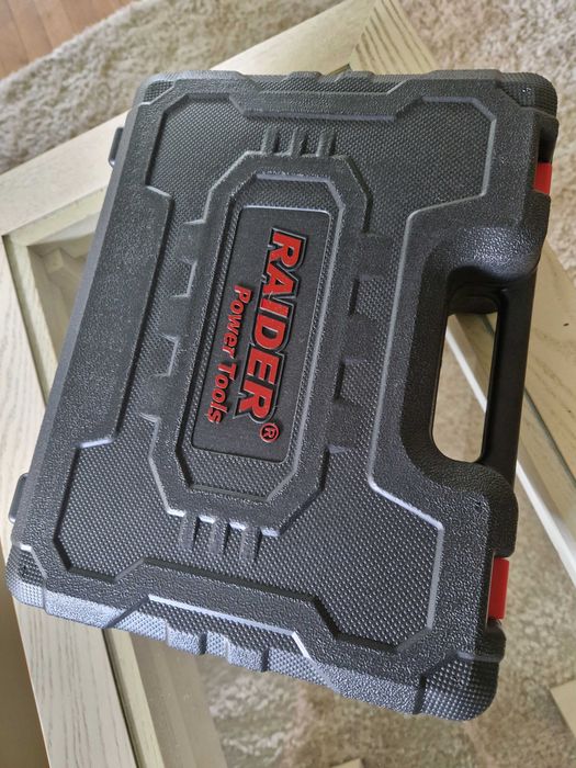 Винтоверт/бормашина Raider Pro - комплект с батерия 2Aч и зарядно