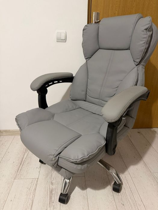 Scaun de birou ergonomic cu suport picioare