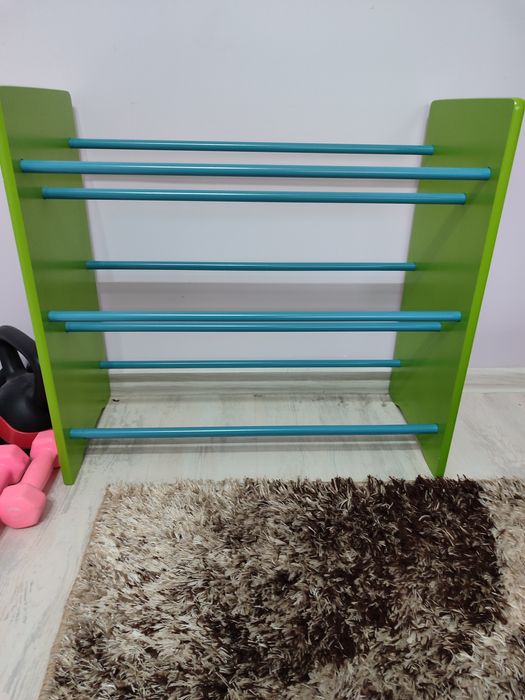 Стелаж за играчки