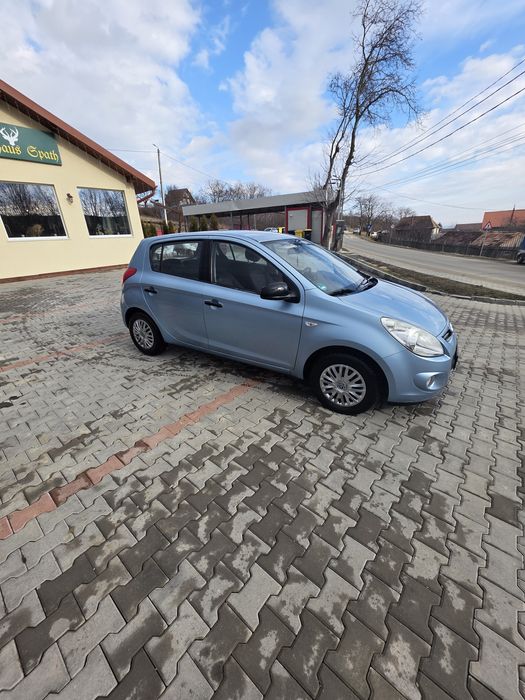 Vând Hyundai  i20 / 137000 km