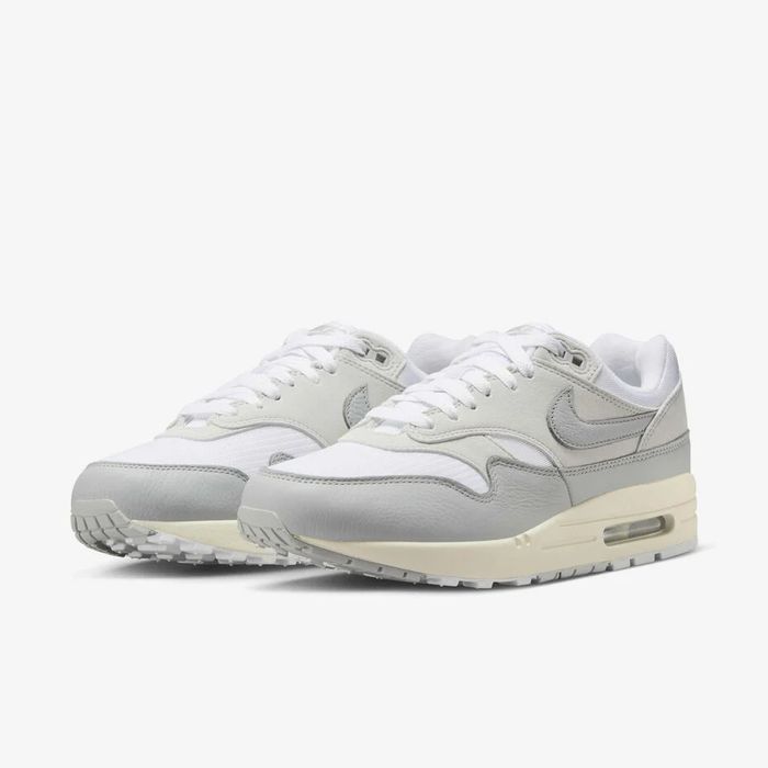NIKE AIR MAX 1 87
номер 35.5
NIKE AIR MAX 1 87
номер 35.5

Цена 71 Е