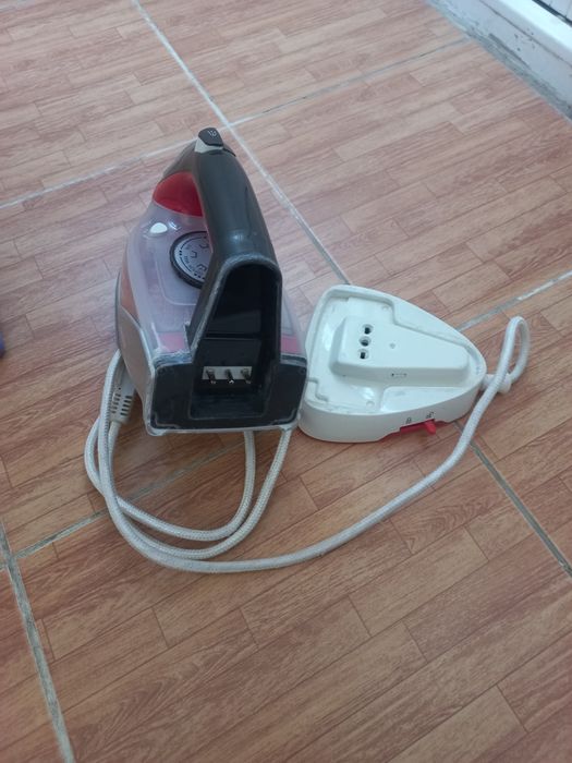 Продаётся утюг на запчасти