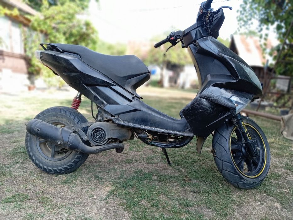 Scuter baotian cu motor de Yamaha 101cm³