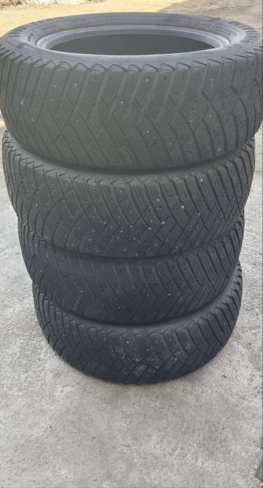 GOODYEAR 215/60/16 состояние хорошая.