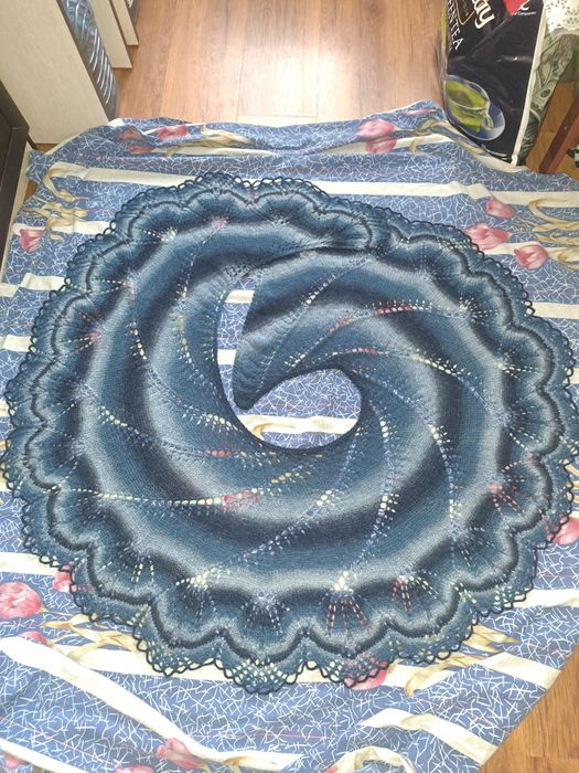 Шаль Бегониевый вихрь