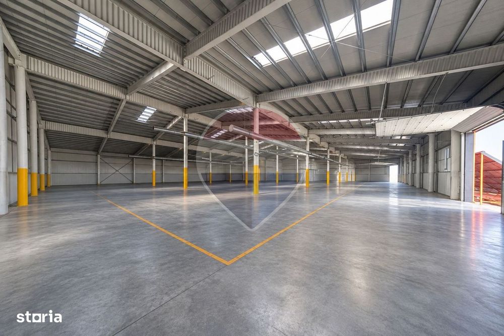 HALA BRASOV 2.953 mp construiti cu 6.074 mp teren 80 ml front la DN13