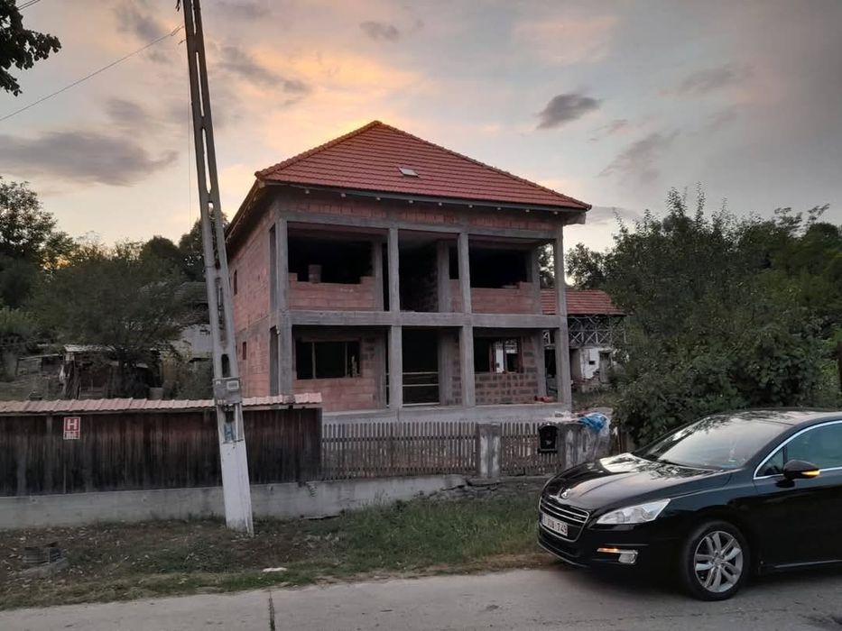 Montaj  acoprisuri dulgherie tigla metalica reparatii de urgenta