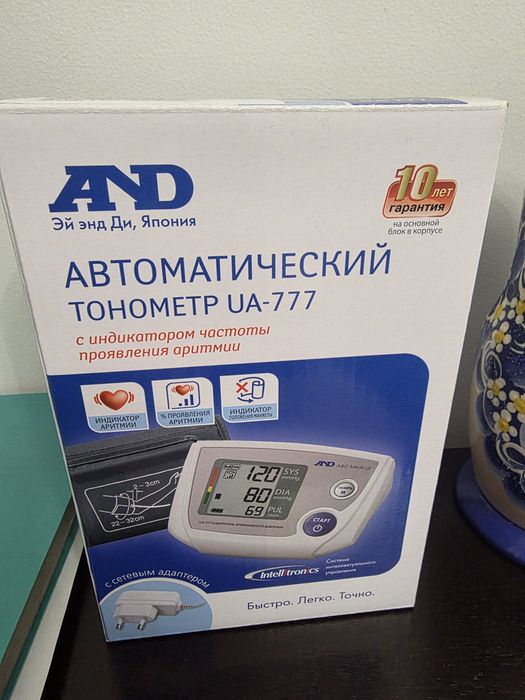 Тонометр в упаковке