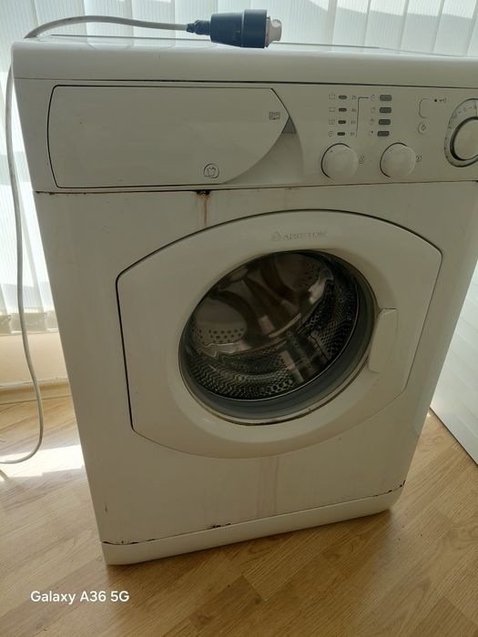 Продавам пералня Ariston